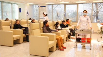 以患者为中心,以服务为先导,沈阳华大男科医院规范礼仪细节